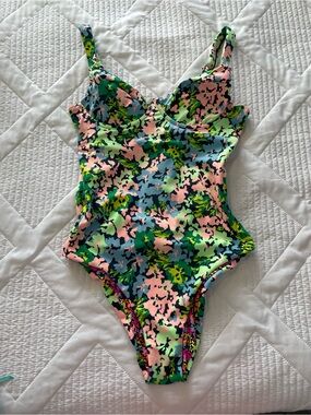 Maaji one piece reversible floral swimsuit with underwire. Size M.